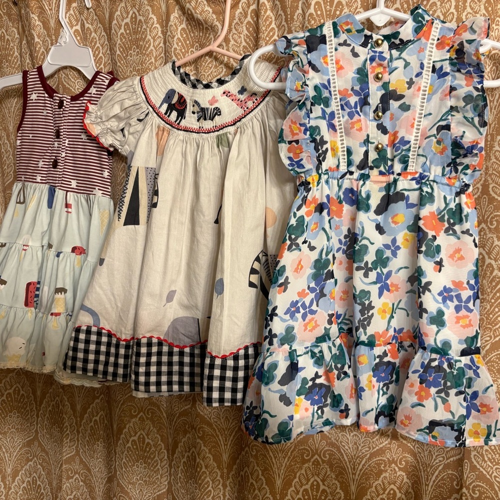 BEAUTIFUL BUNDLE OF BABY GIRL DRESSES / 12 months